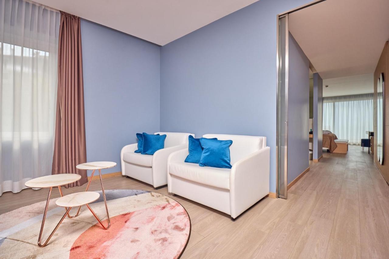Hotel Castello Lake Front Малчезине Екстериор снимка