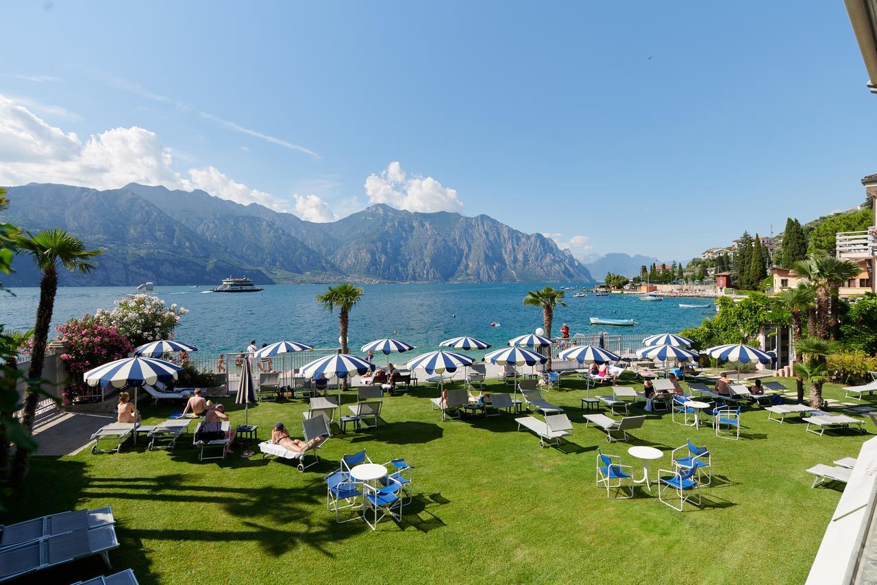 Hotel Castello Lake Front Малчезине Екстериор снимка